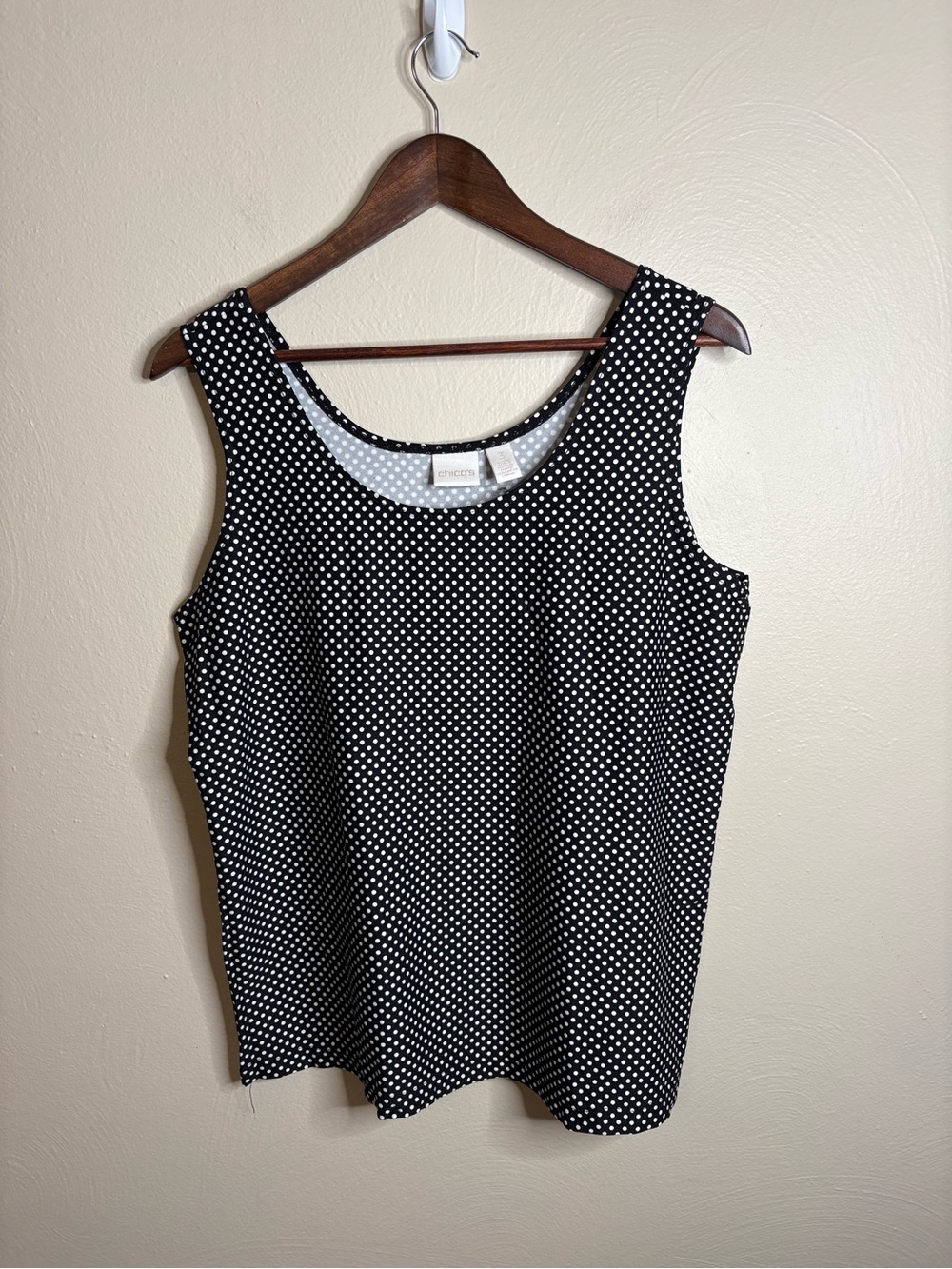 Chico’s Size 3 Black White Polka Dot Tank Top Stretch Sleeveless Shell Layering - Picture 2 of 11